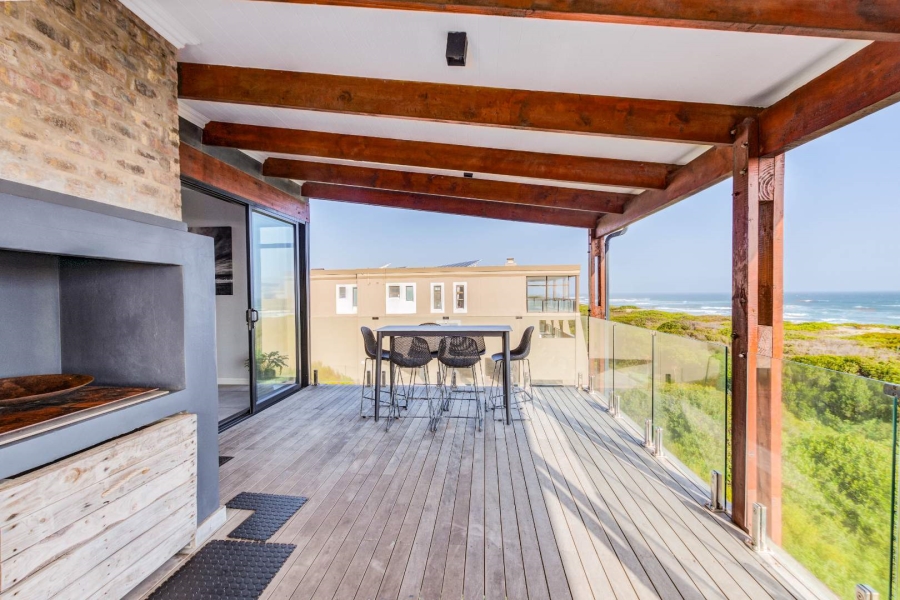 5 Bedroom Property for Sale in Myoli Beach Western Cape